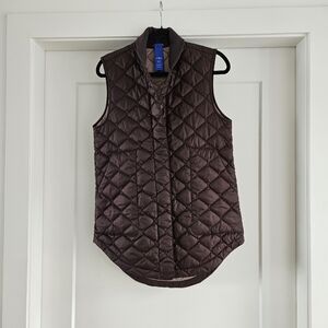 Kit and Ace - All Day Vest in Maroon